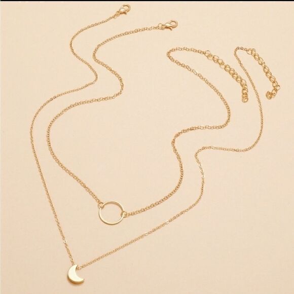 Layer Crescent 🌙 Necklace  - Picture 3 of 3